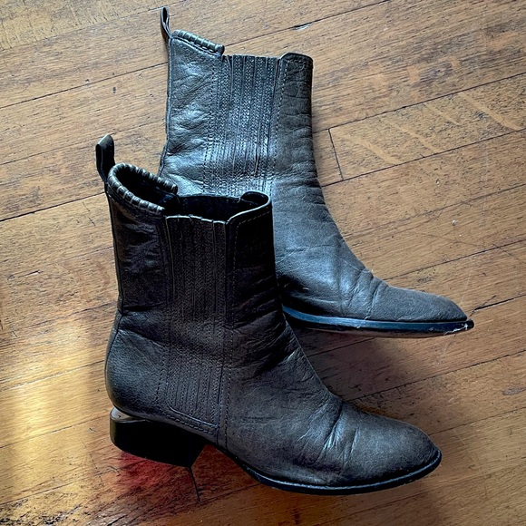 EUC Alexander Wang Army Green Anouck Chelsea Boots - Picture 7 of 8